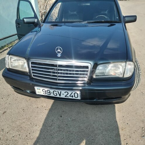 Mercedes C 240 2000, 804,672 km - 2.4 l - Salyan