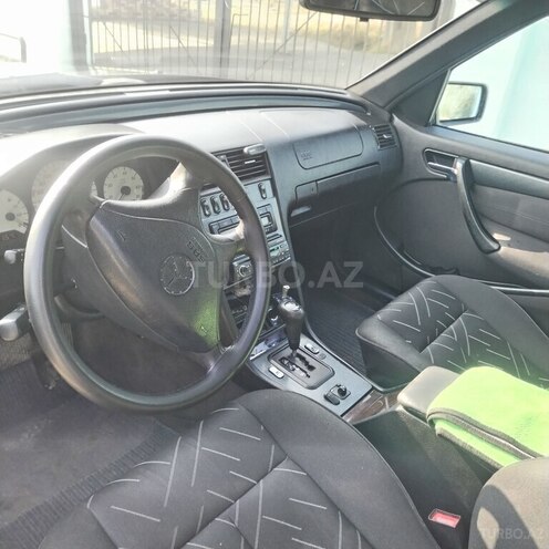 Mercedes C 240 2000, 804,672 km - 2.4 l - Salyan