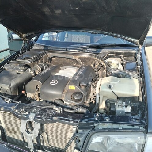 Mercedes C 240 2000, 804,672 km - 2.4 l - Salyan