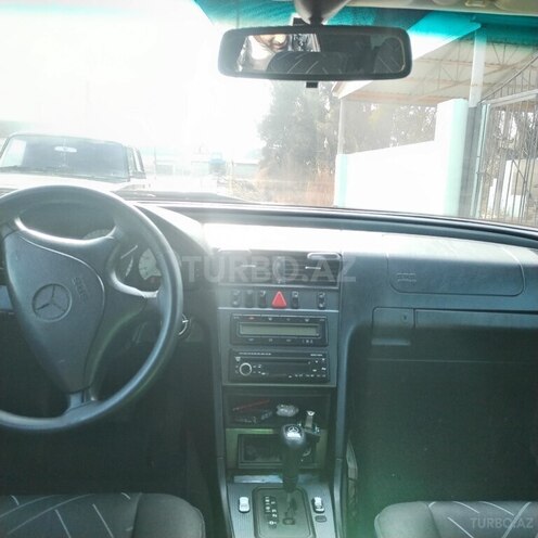 Mercedes C 240 2000, 804,672 km - 2.4 l - Salyan