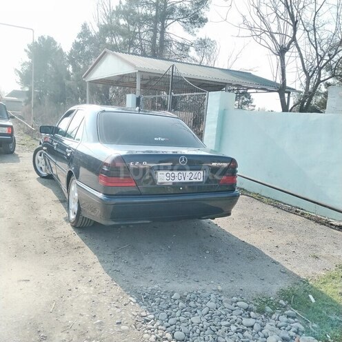 Mercedes C 240 2000, 804,672 km - 2.4 l - Salyan