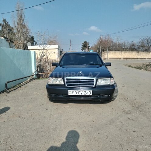 Mercedes C 240 2000, 804,672 km - 2.4 l - Salyan