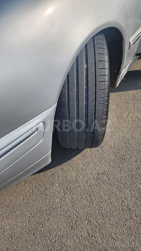 Mercedes E 320 2000, 452,000 km - 3.2 l - Salyan