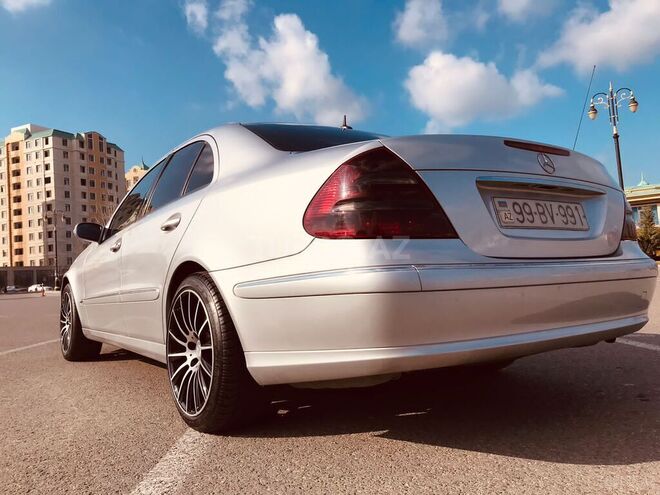 Mercedes E 270 2002, 385,000 km - 2.7 l - Sumqayıt