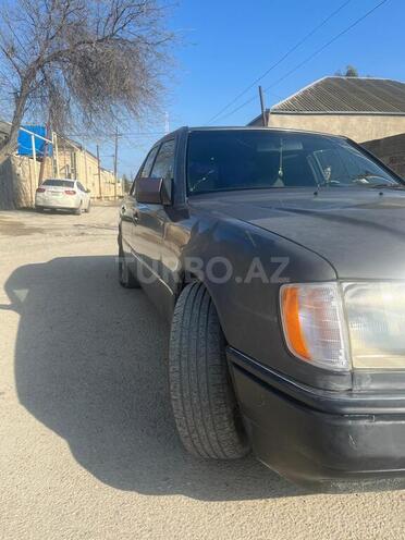 Mercedes E 220 1995, 25,000 km - 2.2 l - Bakı