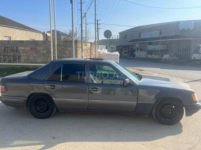 Mercedes E 220 1995, 25,000 km - 2.2 l - Bakı