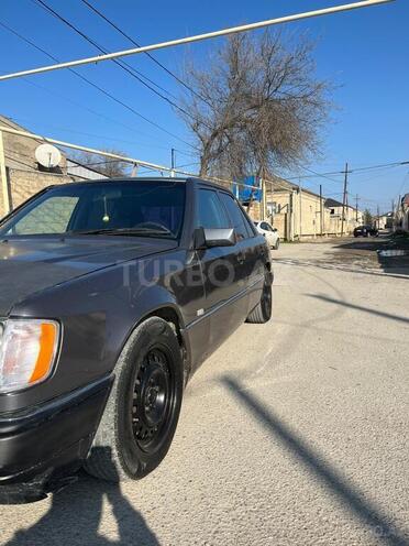 Mercedes E 220 1995, 25,000 km - 2.2 l - Bakı