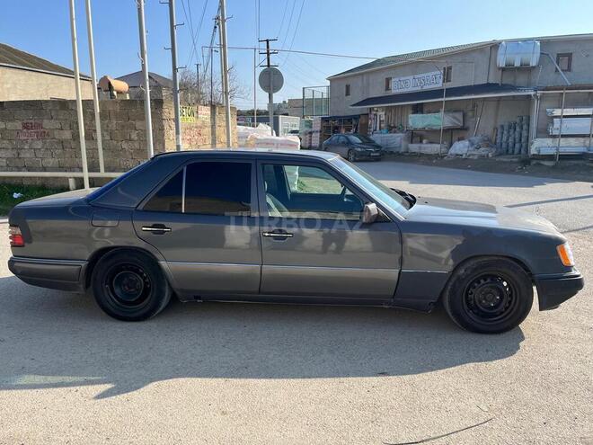 Mercedes E 220 1995, 25,000 km - 2.2 l - Bakı