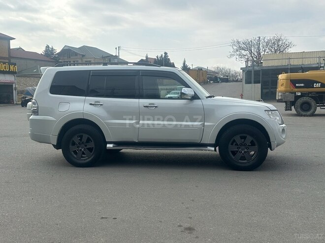 Mitsubishi Pajero 2013, 236,000 km - 3.5 л - Bakı
