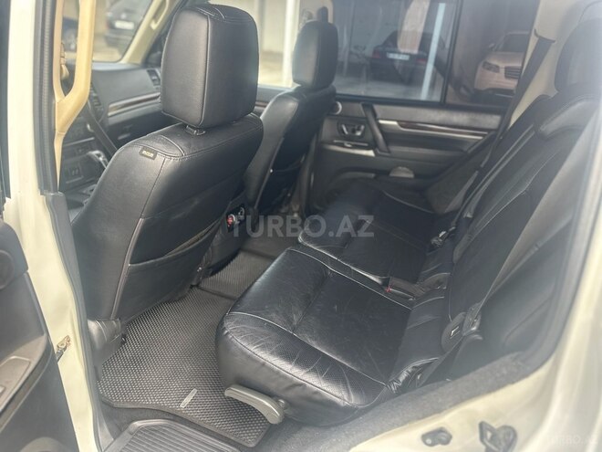 Mitsubishi Pajero 2013, 236,000 km - 3.5 л - Bakı