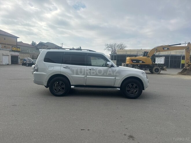 Mitsubishi Pajero 2013, 236,000 km - 3.5 л - Bakı