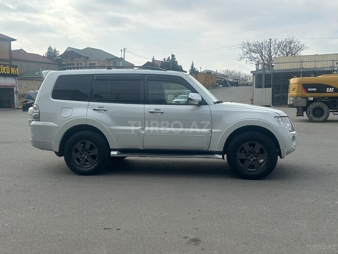 Mitsubishi Pajero 2013, 236,000 km - 3.5 л - Bakı