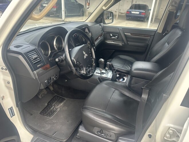 Mitsubishi Pajero 2013, 236,000 km - 3.5 л - Bakı