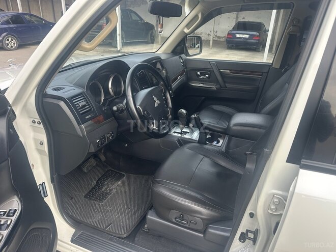 Mitsubishi Pajero 2013, 236,000 km - 3.5 л - Bakı