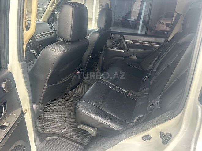Mitsubishi Pajero 2013, 236,000 km - 3.5 л - Bakı