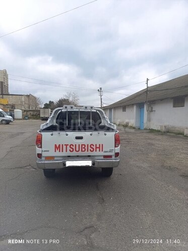 Mitsubishi L200 2010, 191,000 km - 2.5 л - Bakı