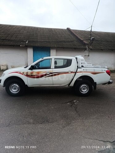 Mitsubishi L200 2010, 191,000 km - 2.5 л - Bakı
