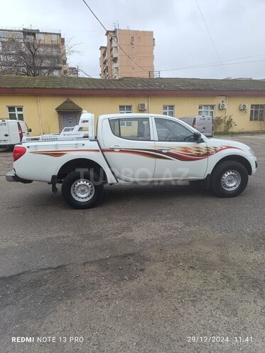 Mitsubishi L200 2010, 191,000 km - 2.5 л - Bakı