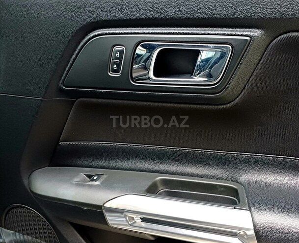 Ford Mustang-21