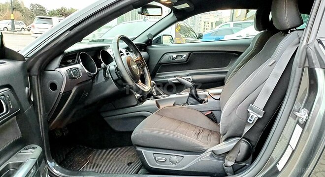 Ford Mustang-16