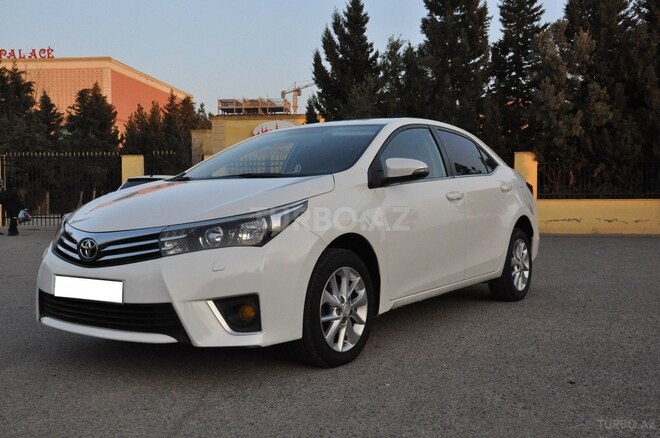 Toyota Corolla 2013, 215,000 km - 1.6 l - Salyan