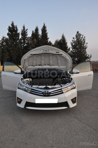 Toyota Corolla 2013, 215,000 km - 1.6 l - Salyan
