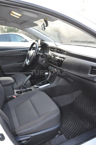 Toyota Corolla 2013, 215,000 km - 1.6 l - Salyan