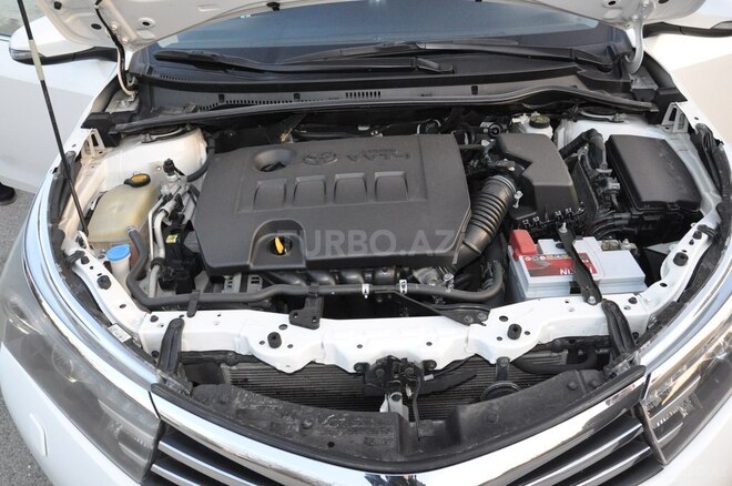 Toyota Corolla 2013, 215,000 km - 1.6 l - Salyan