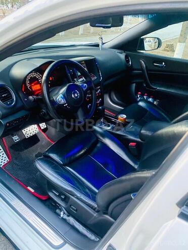 Nissan Maxima-5