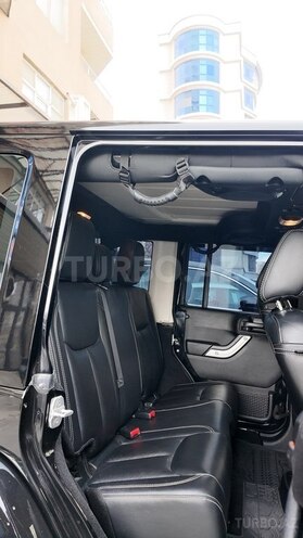 Jeep Wrangler-12