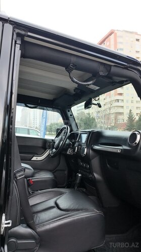 Jeep Wrangler-11