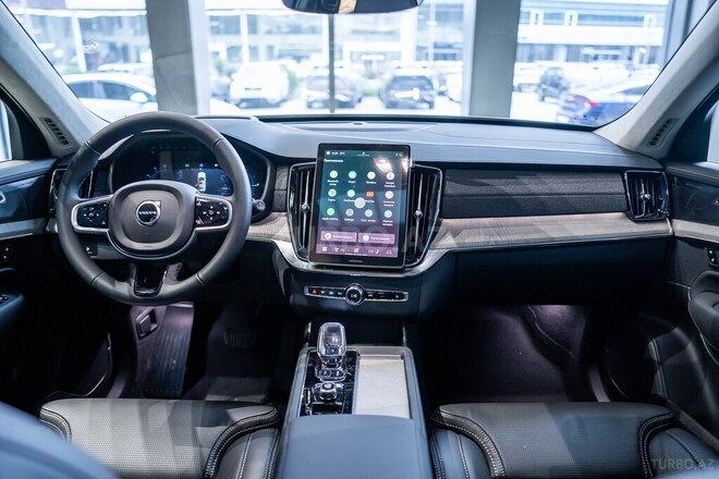 Volvo XC90-11