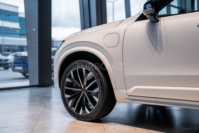 Volvo XC90-9