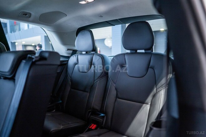 Volvo XC90-19