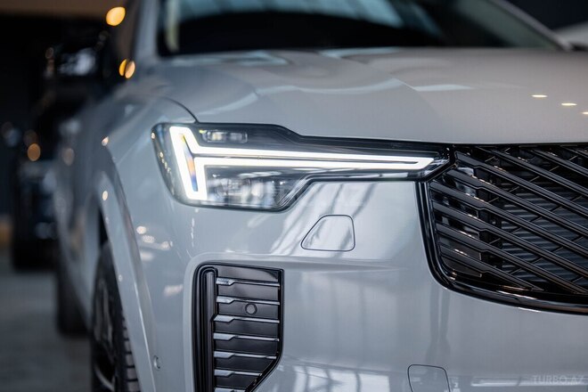 Volvo XC90-10