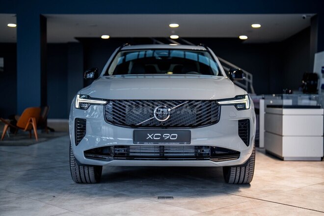 Volvo XC90-1