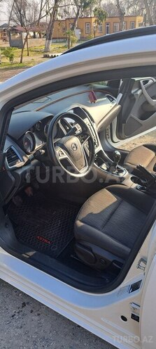 Opel Astra 2013, 398,100 km - 1.7 l - Salyan