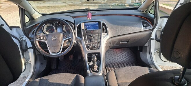 Opel Astra 2013, 398,100 km - 1.7 l - Salyan