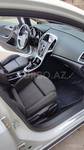 Opel Astra 2011, 249,813 km - 1.4 л - Quba