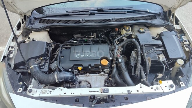 Opel Astra 2011, 249,813 km - 1.4 л - Quba