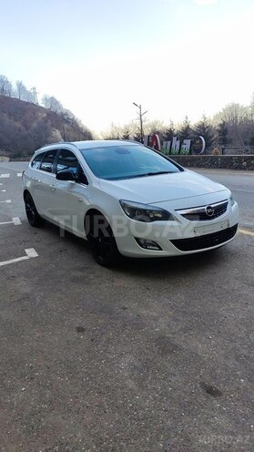 Opel Astra 2011, 249,813 km - 1.4 л - Quba