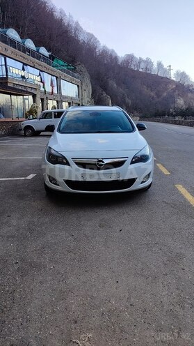 Opel Astra 2011, 249,813 km - 1.4 л - Quba