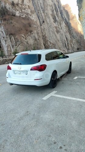 Opel Astra 2011, 249,813 km - 1.4 л - Quba