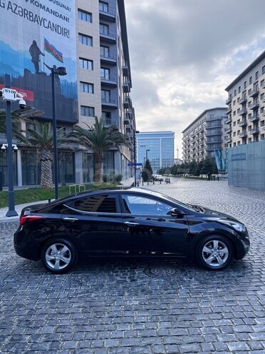 Hyundai Avante 2015, 271,000 km - 1.6 л - Bakı