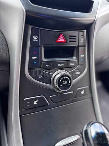 Hyundai Avante 2015, 271,000 km - 1.6 л - Bakı