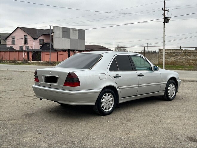 Mercedes C 180 2000, 250,000 km - 1.8 l - Xudat