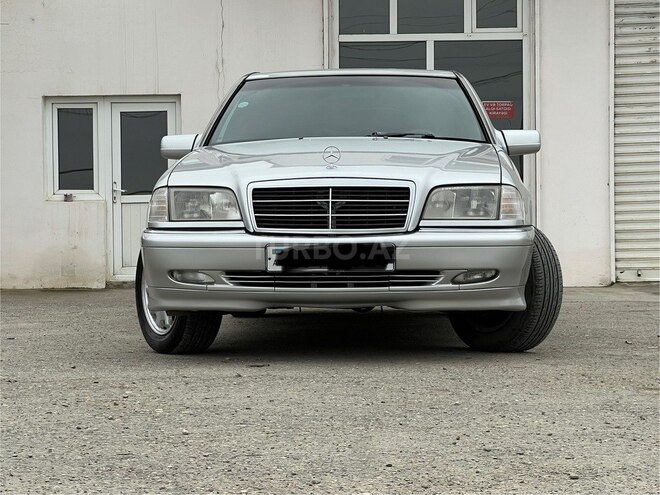 Mercedes C 180 2000, 250,000 km - 1.8 l - Xudat