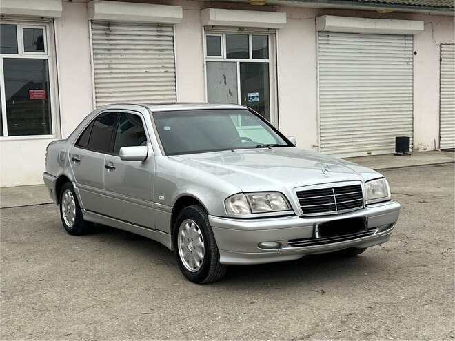 Mercedes C 180 2000, 250,000 km - 1.8 l - Xudat