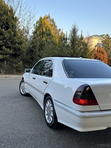Mercedes C 230 2000, 278,000 km - 2.3 л - Saatlı