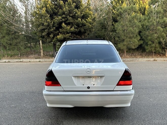 Mercedes C 230 2000, 278,000 km - 2.3 л - Saatlı